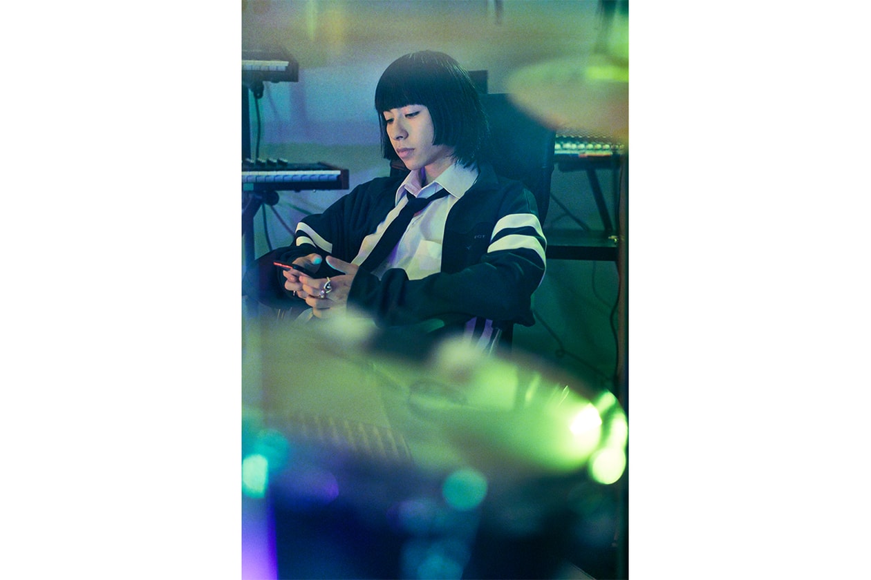 新鋭ラッパー HIYADAM ヒヤダム × NY発のサブスクリプション型家具ブランド KAMARQ カマルク による最新映像が公開