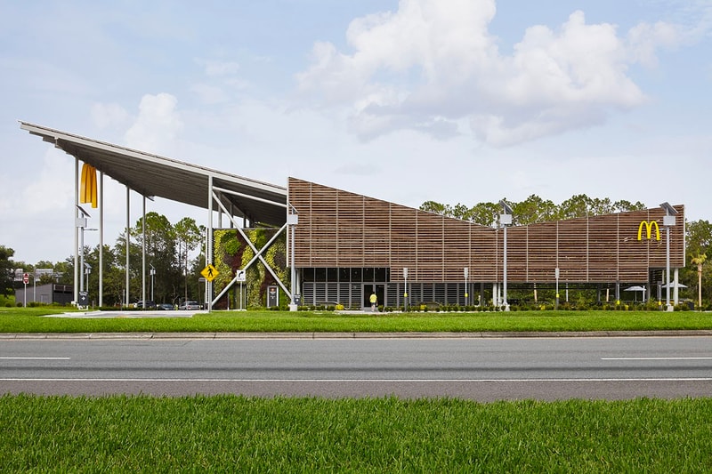 マクドナルドが消費するエネルギーをゼロにした第1号店をオープン McDonalds Zero Energy Disney World florida Restaurant eco environment friendly