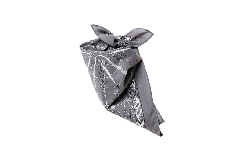 サカイがドクターウーの sacai が Dr.Woo の手がけたバンダナ柄を用いたキッズアイテムを受注販売