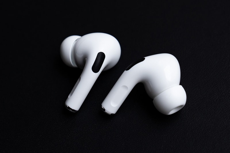 アメリカの税関・国境警備局が偽造AirPodsの疑いで誤って2000個の OnePlus Buds を押収 U.S. Customs and Border Protection Mistake Apple AirPods for OnePlus Buds Fake Illegal News Twitter Earbuds Wireless Counterfeit Technology JFK  