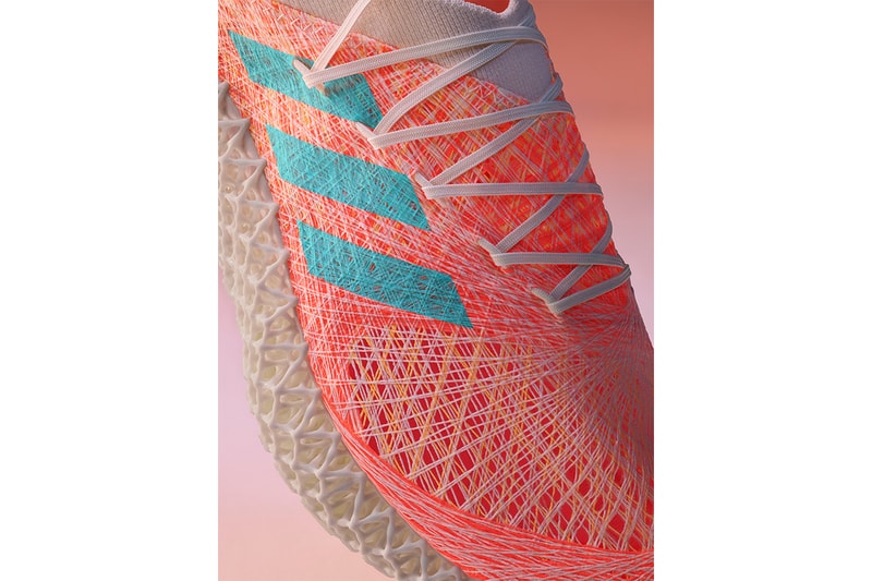 adidas が継ぎ目のない1枚のアッパーからなるランニングシューズ  FUTURECRAFT.STRUNG を発表