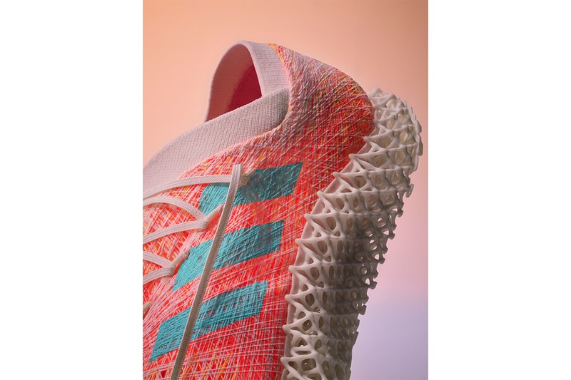 adidas が継ぎ目のない1枚のアッパーからなるランニングシューズ  FUTURECRAFT.STRUNG を発表