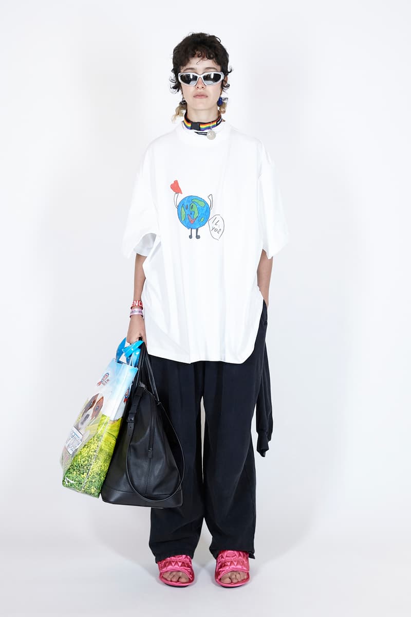 バレンシアガ 2021年夏プレコレクション Balenciaga Summer 2021 Pre-Collection Runway Mens Womens Unisex X-Pander Sneaker Homeware Loungewear Robes Sustainability Upcycling Eco Friendly Prints Pet Shop Graphics Sunglasses at Night Paris Walking Demna Gvasalia Neo Classic Bag 