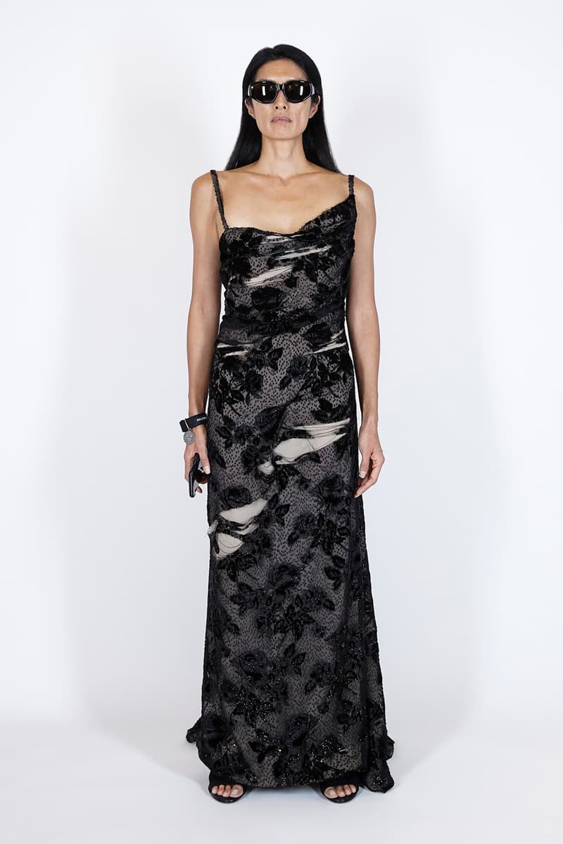 バレンシアガ 2021年夏プレコレクション Balenciaga Summer 2021 Pre-Collection Runway Mens Womens Unisex X-Pander Sneaker Homeware Loungewear Robes Sustainability Upcycling Eco Friendly Prints Pet Shop Graphics Sunglasses at Night Paris Walking Demna Gvasalia Neo Classic Bag 