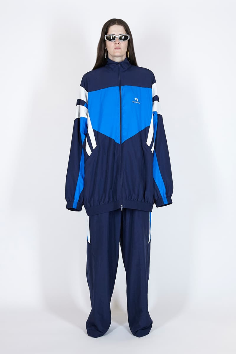 バレンシアガ 2021年夏プレコレクション Balenciaga Summer 2021 Pre-Collection Runway Mens Womens Unisex X-Pander Sneaker Homeware Loungewear Robes Sustainability Upcycling Eco Friendly Prints Pet Shop Graphics Sunglasses at Night Paris Walking Demna Gvasalia Neo Classic Bag 