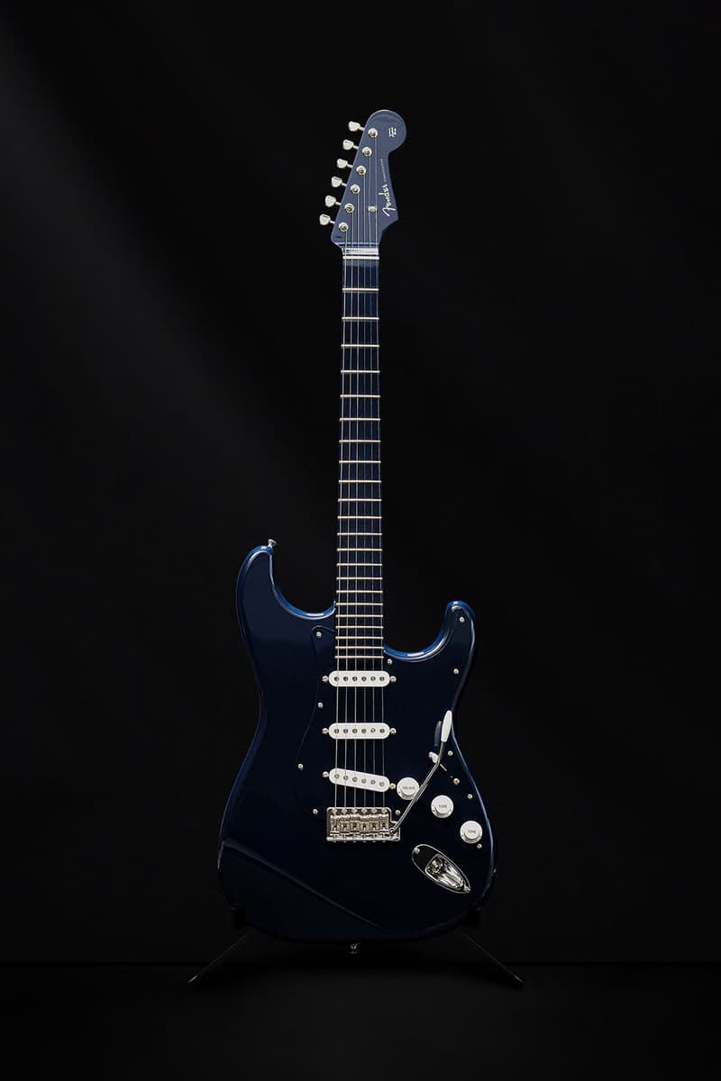 ハイプビースト x フェンダーのコラボギターが登場 The Hypebeast x Fender Stratocaster navy maple hard shell case made in Japan 24 limited edition collaboration release info hbx