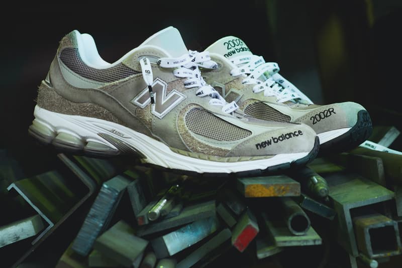 インヴィンシブルxNハリウッドxニューバランスのトリプルコラボ2002Rが誕生 INVINCIBLE x N.HOOLYWOOD x New Balance 2002R Collab
