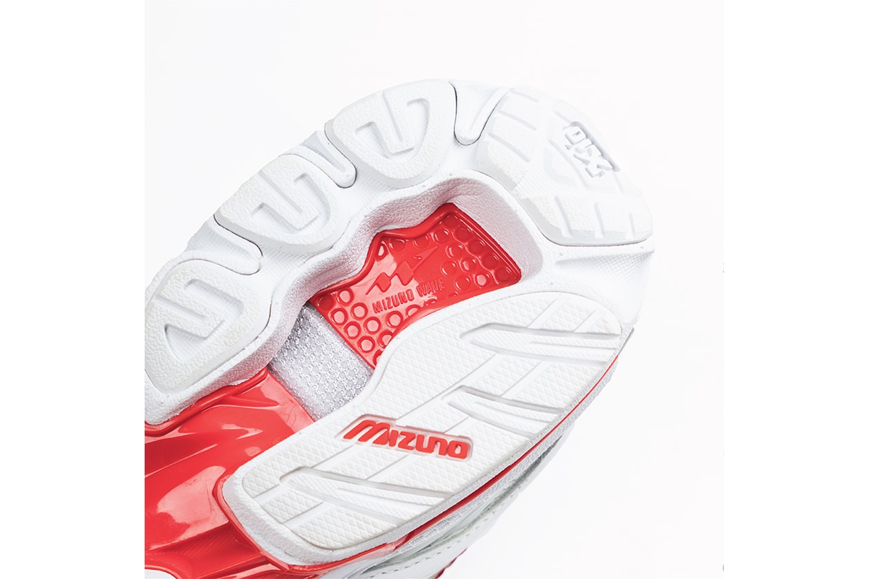 ミズノが“KAZOKU”プロジェクトに上海のセレクトショップDOEを初招聘 mizuno kazoku doe WAVE RIDER 10 release 