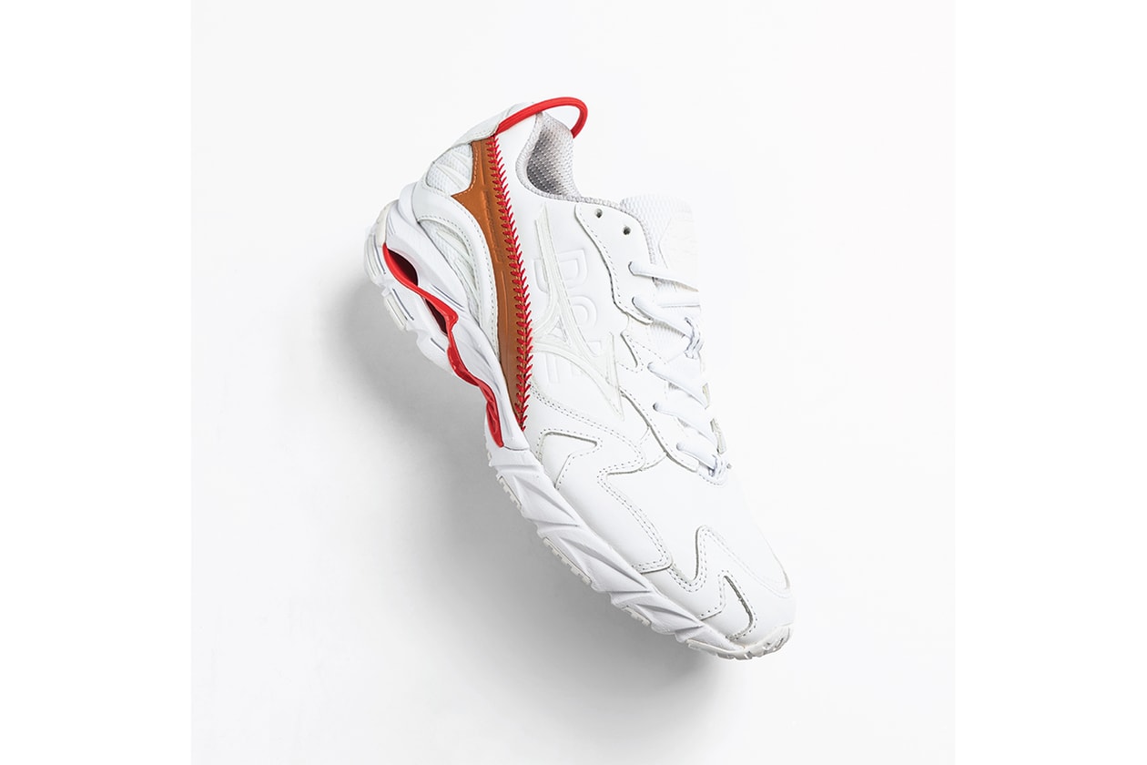 ミズノが“KAZOKU”プロジェクトに上海のセレクトショップDOEを初招聘 mizuno kazoku doe WAVE RIDER 10 release 