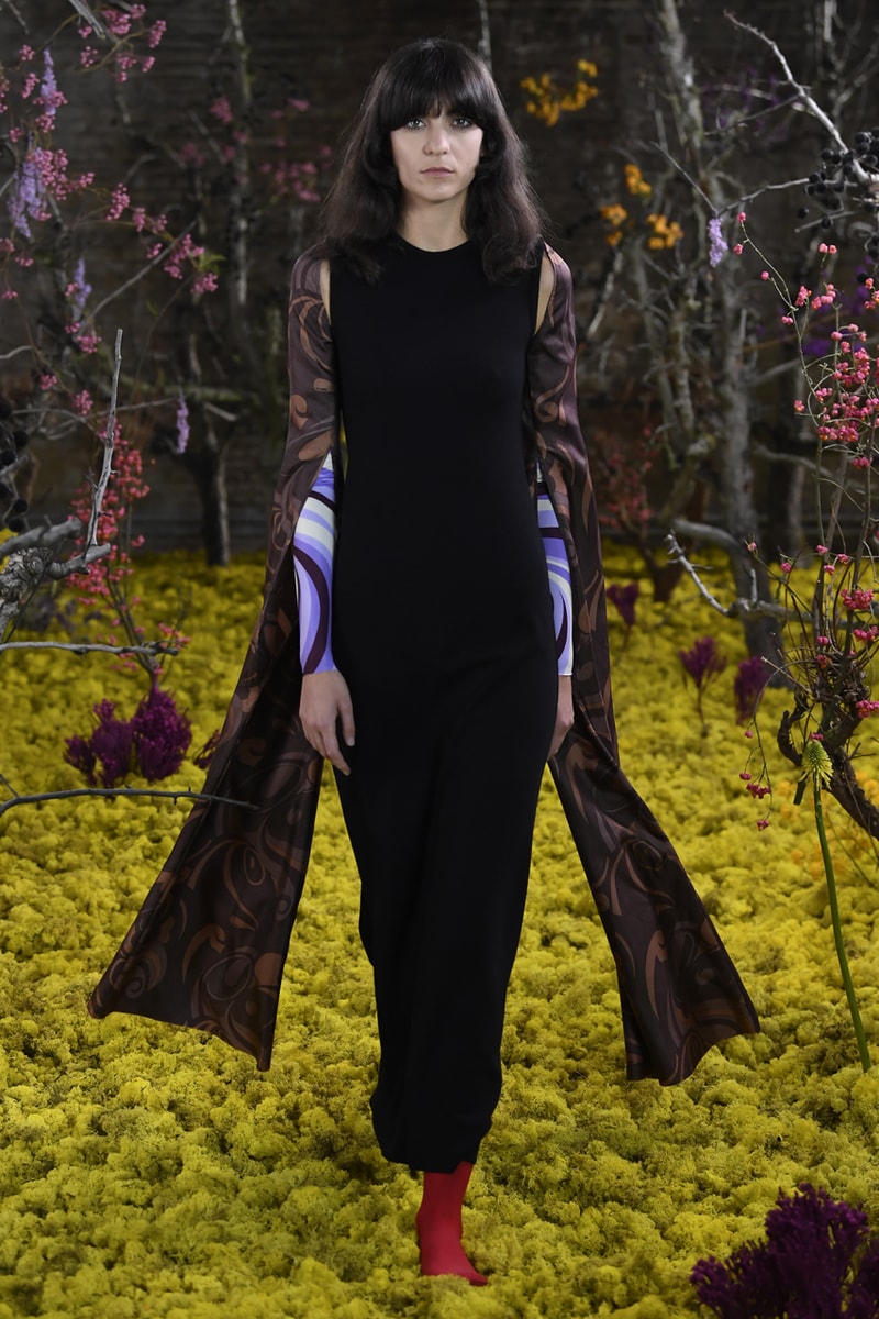 ラフ シモンズ2021年春夏コレクション Raf Simons spring summer 2021 collection Runway