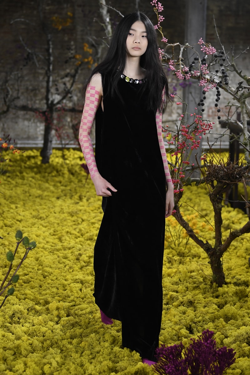 ラフ シモンズ2021年春夏コレクション Raf Simons spring summer 2021 collection Runway