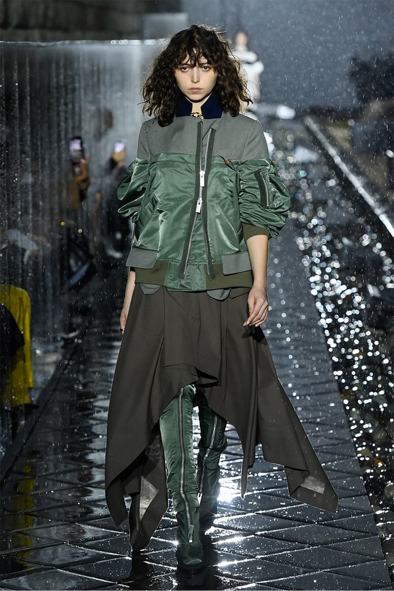 サカイ sacai 2021年春夏コレクション 阿部千登勢の手がける〈<a href="https://hypebeast.com/jp/tags/sacai">sacai</a>(サカイ)〉が、『小田原文化財団 江之浦測候所』にて2021年春夏コレクションを発表。