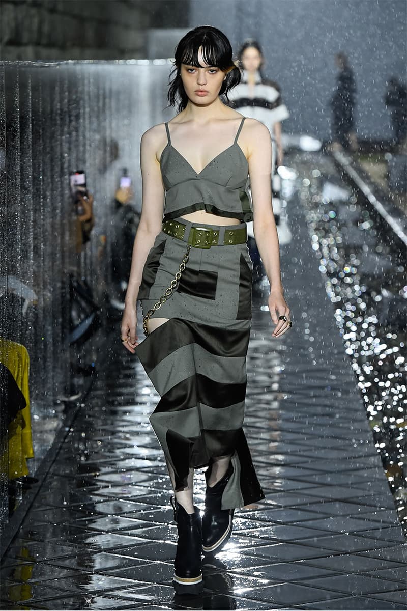 サカイ sacai 2021年春夏コレクション 阿部千登勢の手がける〈<a href="https://hypebeast.com/jp/tags/sacai">sacai</a>(サカイ)〉が、『小田原文化財団 江之浦測候所』にて2021年春夏コレクションを発表。