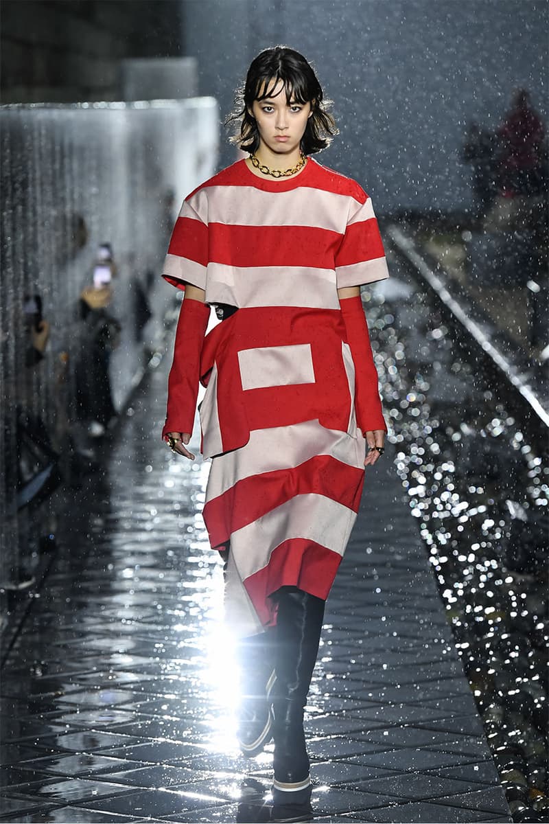 サカイ sacai 2021年春夏コレクション 阿部千登勢の手がける〈<a href="https://hypebeast.com/jp/tags/sacai">sacai</a>(サカイ)〉が、『小田原文化財団 江之浦測候所』にて2021年春夏コレクションを発表。