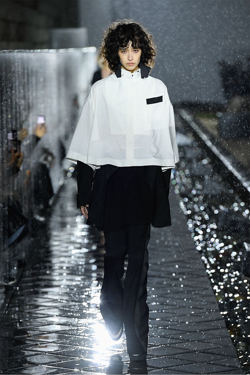 サカイ sacai 2021年春夏コレクション 阿部千登勢の手がける〈<a href="https://hypebeast.com/jp/tags/sacai">sacai</a>（サカイ）〉が、『小田原文化財団 江之浦測候所』にて2021年春夏コレクションを発表。