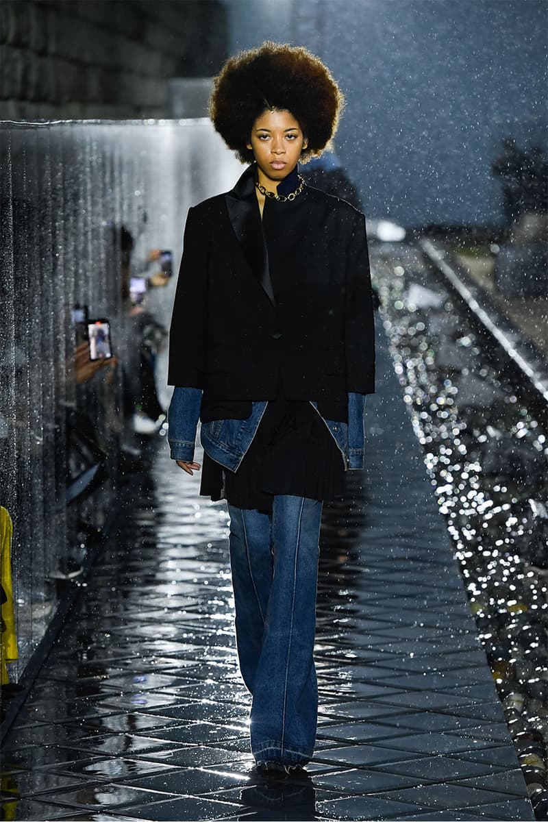 サカイ sacai 2021年春夏コレクション 阿部千登勢の手がける〈<a href="https://hypebeast.com/jp/tags/sacai">sacai</a>(サカイ)〉が、『小田原文化財団 江之浦測候所』にて2021年春夏コレクションを発表。