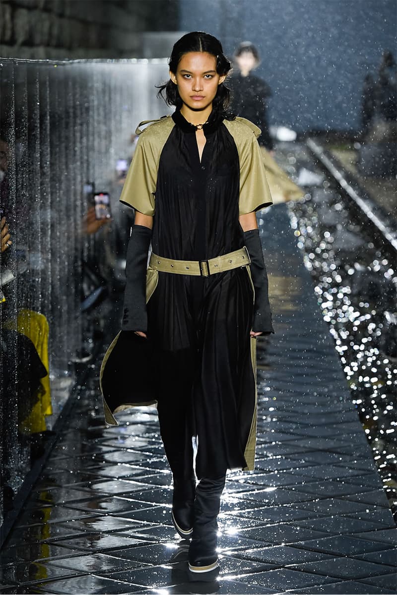 サカイ sacai 2021年春夏コレクション 阿部千登勢の手がける〈<a href="https://hypebeast.com/jp/tags/sacai">sacai</a>(サカイ)〉が、『小田原文化財団 江之浦測候所』にて2021年春夏コレクションを発表。