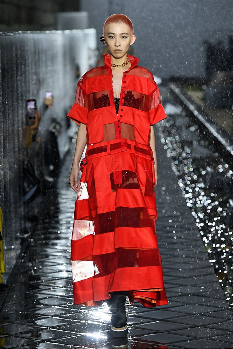 サカイ sacai 2021年春夏コレクション 阿部千登勢の手がける〈<a href="https://hypebeast.com/jp/tags/sacai">sacai</a>(サカイ)〉が、『小田原文化財団 江之浦測候所』にて2021年春夏コレクションを発表。