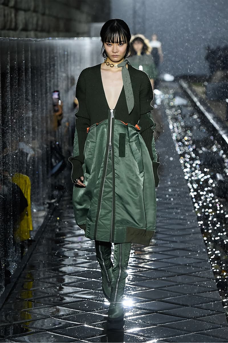 サカイ sacai 2021年春夏コレクション 阿部千登勢の手がける〈<a href="https://hypebeast.com/jp/tags/sacai">sacai</a>(サカイ)〉が、『小田原文化財団 江之浦測候所』にて2021年春夏コレクションを発表。