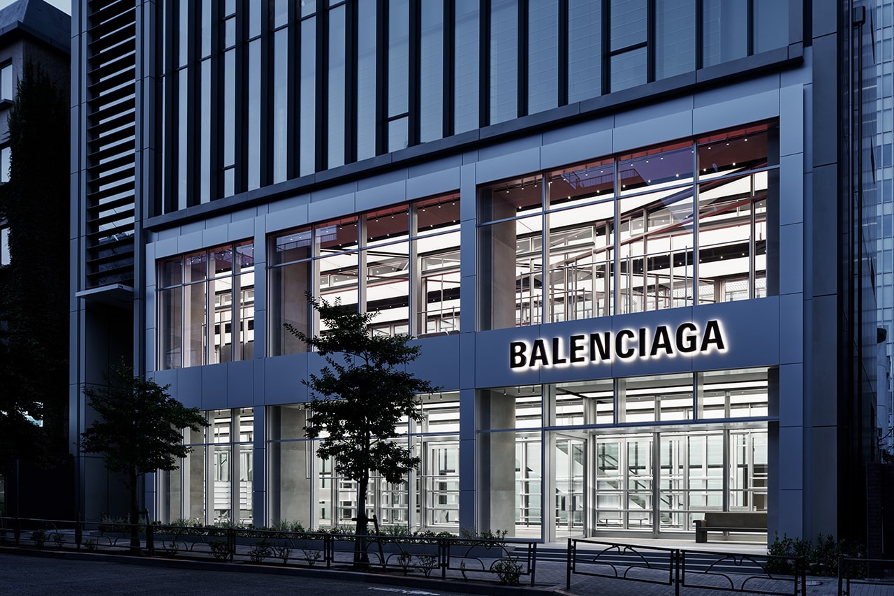 青山のバレンシアガ旗艦店がリニューアルオープン balenciaga