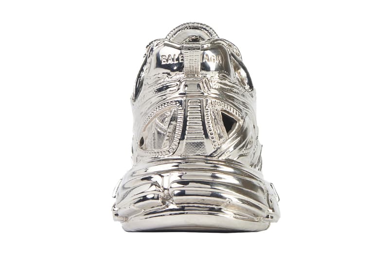 バレンシアガの人気スニーカー トラック2がメタル彫刻になる Balenciaga Releases a $5,750 USD Track.2 Sneaker metal Sculpture