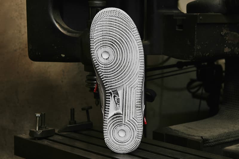 間も無く発売を迎えるジードラゴンxナイキのエア フォース 1 “Para-noise 2.0”にクローズアップ G-Dragon PEACEMINUSONE x Nike AF1 "Para-Noise 2.0" Closer Look