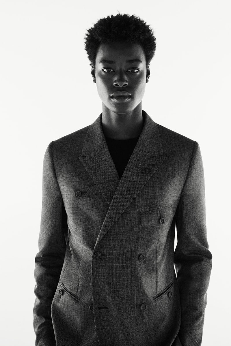 ディオール DIOR メンズから “モダン テイラリング” “Modern Tailoring” と題したカプセルコレクションが登場 Dior Men's "Modern Tailoring" Kim Jones Capsule Collection Suits Blazer Double-Breasted Harrington Workwear Jacket B27 New Sneaker Loafer CD Lookbook