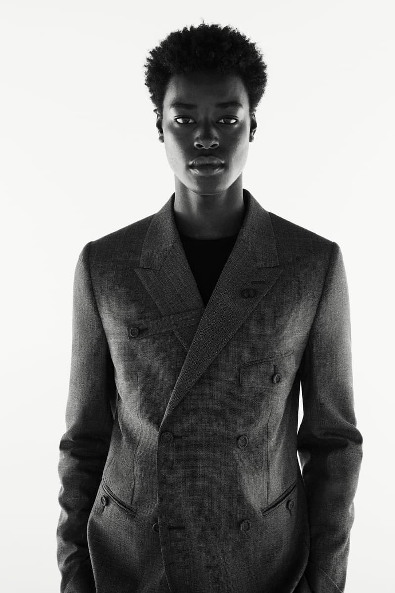 ディオール DIOR メンズから “モダン テイラリング” “Modern Tailoring” と題したカプセルコレクションが登場 Dior Men's "Modern Tailoring" Kim Jones Capsule Collection Suits Blazer Double-Breasted Harrington Workwear Jacket B27 New Sneaker Loafer CD Lookbook