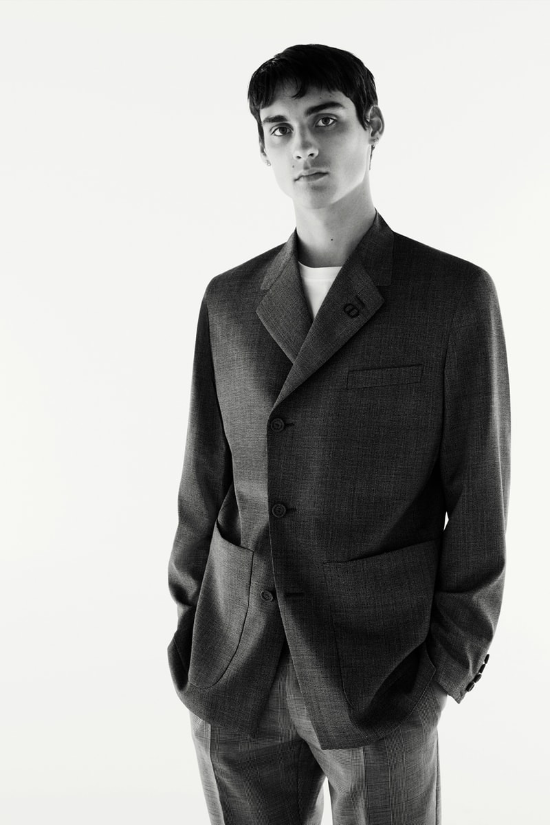 ディオール DIOR メンズから “モダン テイラリング” “Modern Tailoring” と題したカプセルコレクションが登場 Dior Men's "Modern Tailoring" Kim Jones Capsule Collection Suits Blazer Double-Breasted Harrington Workwear Jacket B27 New Sneaker Loafer CD Lookbook
