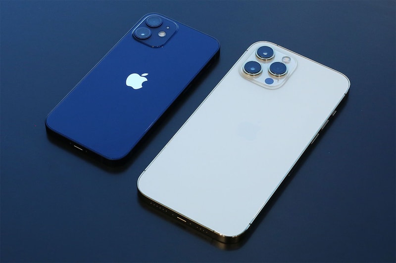 iPhone 12 mini と iPhone 12 Pro Max にクローズアップ アイフォン ミニ プロマックス