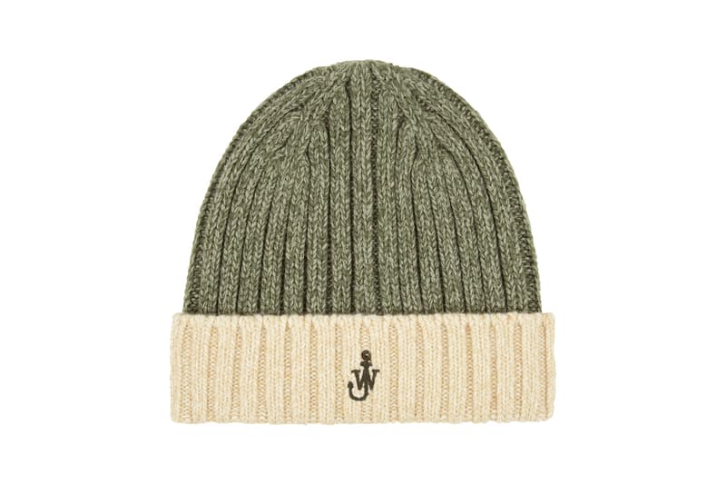 ユニクロ アンド JW アンダーソンから英国の気品漂うホリデーコレクションが登場 JW Anderson x UNIQLO Holiday 2020 Collection Festive Christmas Time Winter 2020 Accessories Kids Adult Jonathan Anderson knit caps snoods gloves socks HEATTECH