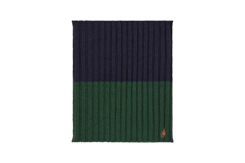 ユニクロ アンド JW アンダーソンから英国の気品漂うホリデーコレクションが登場 JW Anderson x UNIQLO Holiday 2020 Collection Festive Christmas Time Winter 2020 Accessories Kids Adult Jonathan Anderson knit caps snoods gloves socks HEATTECH