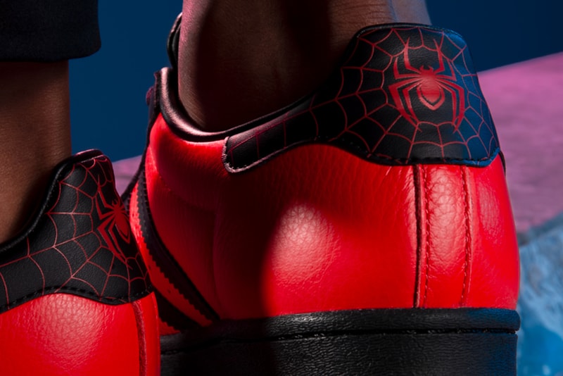 『スパイダーマン マイルズ・モラレス』の発売を記念したアディダス オリジナルスとのコラボスーパースターがリリース 'Spider-Man: Miles Morales' x adidas Originals Superstar