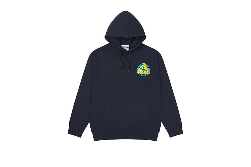 パレス スケートボード palace skateboards とモスキーノ moschino による初コラボが実現  moschino palace skateboards collection collaboration shearling jackets puffers denim hoodies t shirts release fall winter 2020 milk carton duck logo shirt jeans jacket motorcycle bell helmet jeremy scott