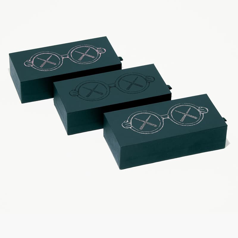 カウズxサン+ドーターのキッズ用サングラスのオフィシャルイメージが到着 KAWS x Sons+Daughters Sunglasses Collaboration