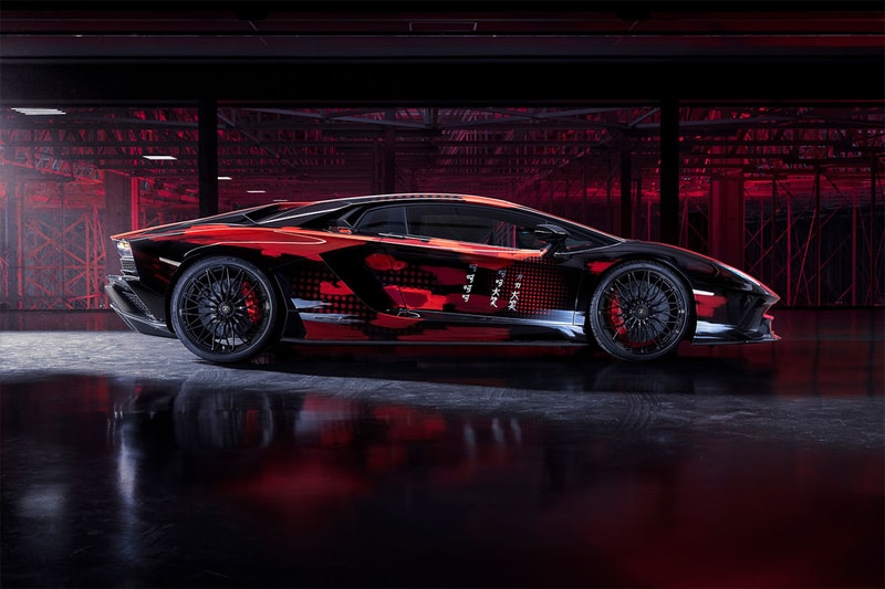 ヨウジヤマモトランボルギーニ Yohji Yamamoto x Lamborghini がコラボ車の発表に伴い3型のアパレルコレクションを発表