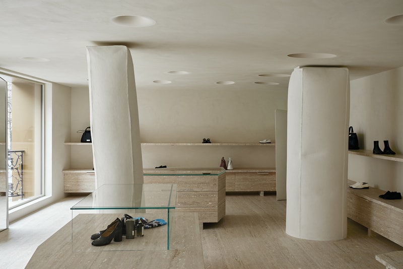 メゾン マルジェラが旗艦店をパリ・モンテーニュ通りにオープン Maison Margiela Avenue Montaigne Paris Flagship store interior inside address location boutique shop martin
