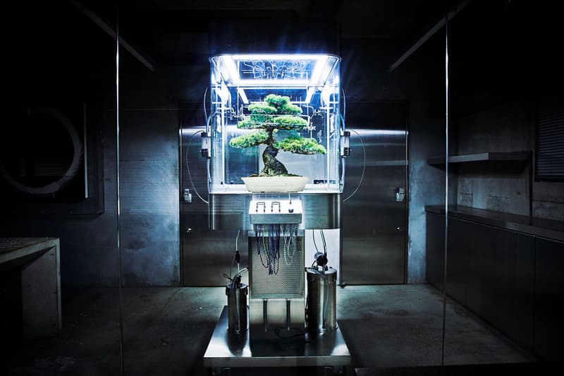 東信の率いる AMKK がインスタレーションエキシビションを原宿で開催 