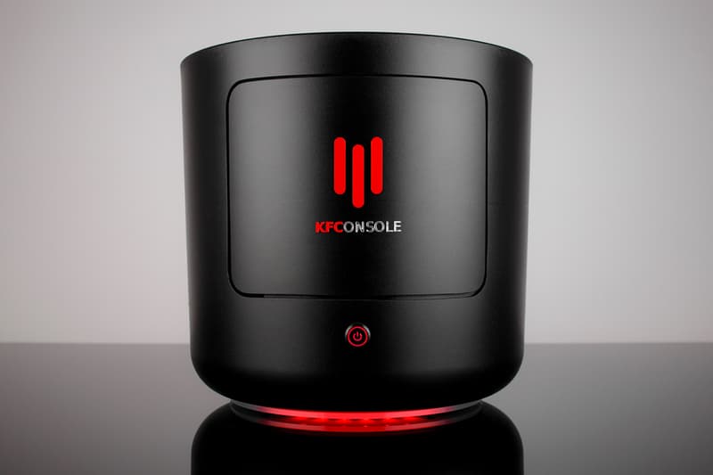 KFCがフライドチキンを温めることができるゲーム機を発表 KFC Is Fully Serious About Its New Gaming KFConsole