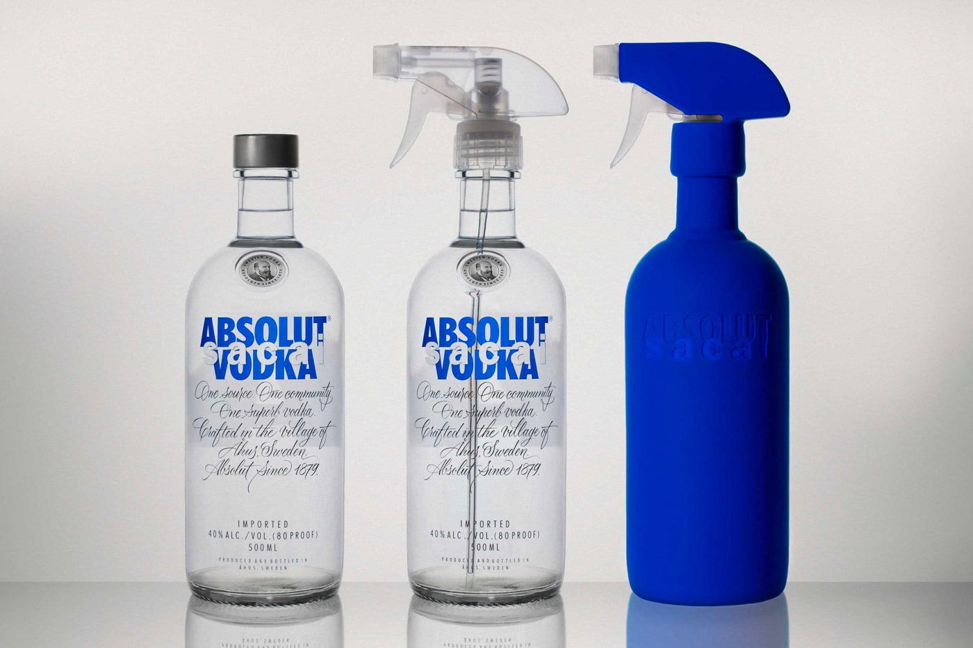 サカイがスウェーデンのウォッカブランド アブソルートとのコラボボトルセットを発表 sacai x absolut Limited Edition Bottle Set Unveil