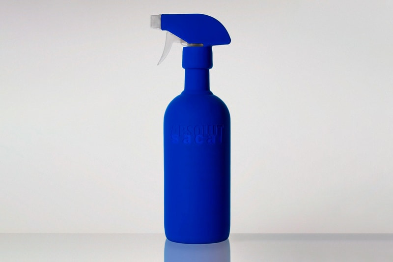 サカイがスウェーデンのウォッカブランド アブソルートとのコラボボトルセットを発表 sacai x absolut Limited Edition Bottle Set Unveil