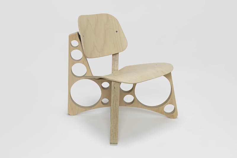 トム・サックスがオリジナル家具販売サイトのオープンを記念した新作チェアを発表 Tom Sachs Furniture Shop Lounge Chair Release