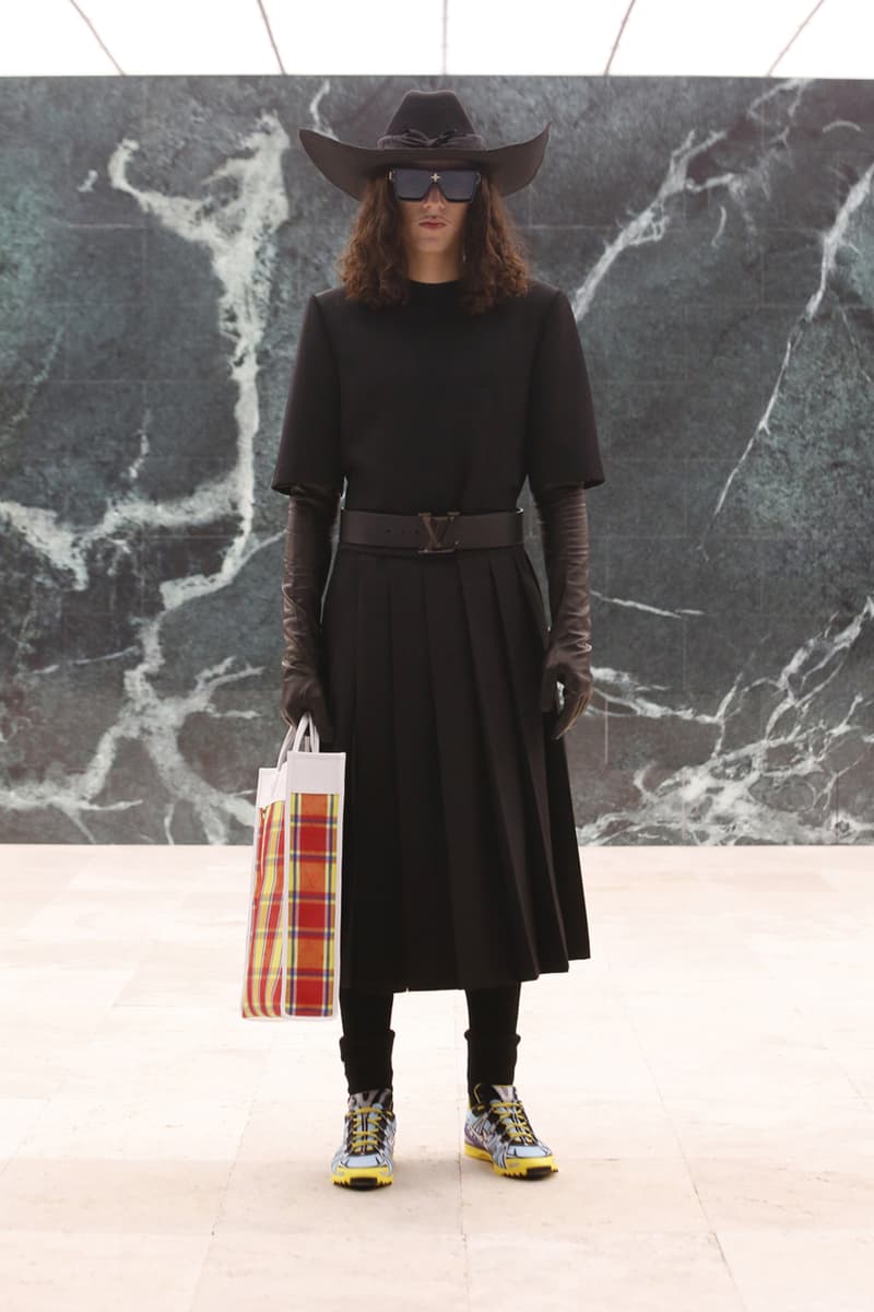 ルイヴィトン Louis Vuitton 2021年秋冬コレクション Louis Vuitton Men's Fall/Winter 2021 Runway Show Collection Virgil Abloh Men Artistic Director FW21 Ebonics / Snake Oil / The Black Box / Mirror, Mirror menswear fw21