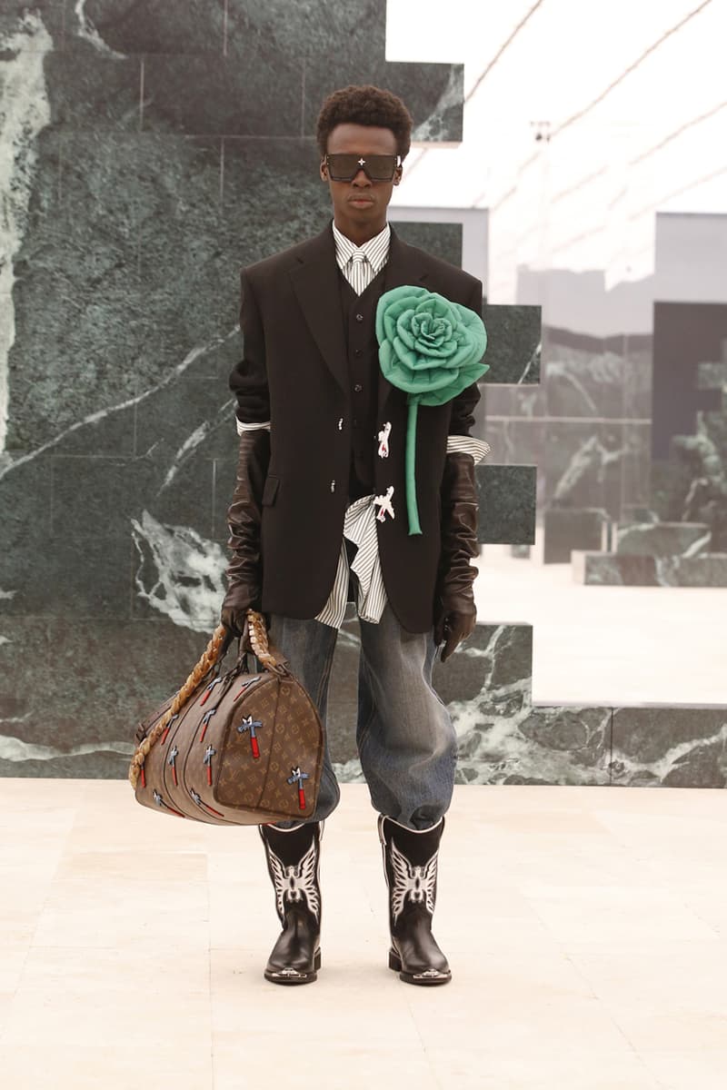 ルイヴィトン  Louis Vuitton 2021年秋冬コレクション Louis Vuitton Men's Fall/Winter 2021 Runway Show Collection Virgil Abloh Men Artistic Director FW21 Ebonics / Snake Oil / The Black Box / Mirror, Mirror menswear fw21