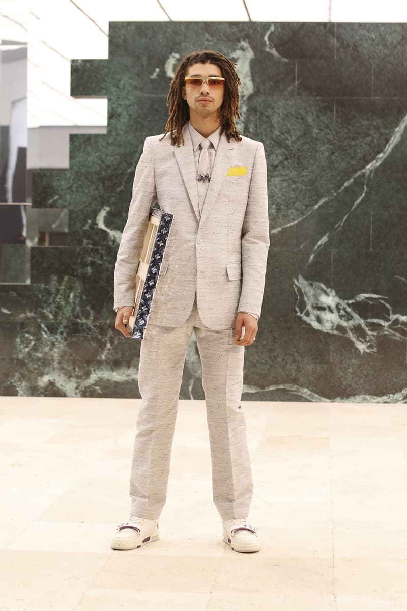 ルイヴィトン Louis Vuitton 2021年秋冬コレクション Louis Vuitton Men's Fall/Winter 2021 Runway Show Collection Virgil Abloh Men Artistic Director FW21 Ebonics / Snake Oil / The Black Box / Mirror, Mirror menswear fw21
