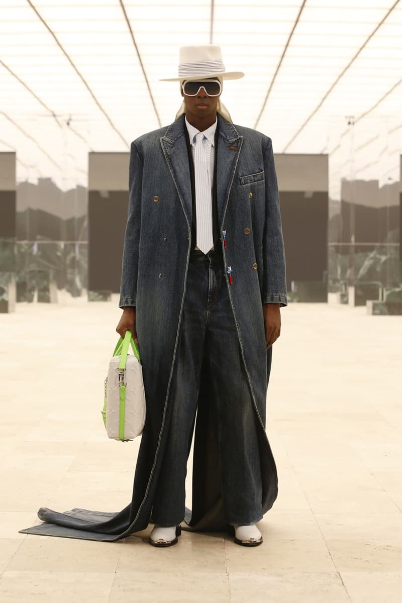 ルイヴィトン Louis Vuitton 2021年秋冬コレクション Louis Vuitton Men's Fall/Winter 2021 Runway Show Collection Virgil Abloh Men Artistic Director FW21 Ebonics / Snake Oil / The Black Box / Mirror, Mirror menswear fw21