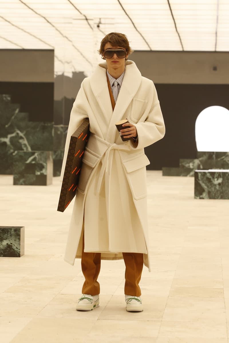 ルイヴィトン Louis Vuitton 2021年秋冬コレクション Louis Vuitton Men's Fall/Winter 2021 Runway Show Collection Virgil Abloh Men Artistic Director FW21 Ebonics / Snake Oil / The Black Box / Mirror, Mirror menswear fw21