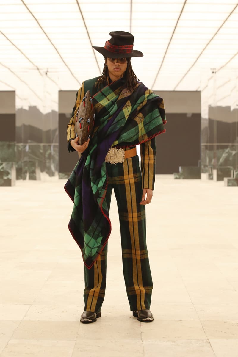 ルイヴィトン Louis Vuitton 2021年秋冬コレクション Louis Vuitton Men's Fall/Winter 2021 Runway Show Collection Virgil Abloh Men Artistic Director FW21 Ebonics / Snake Oil / The Black Box / Mirror, Mirror menswear fw21