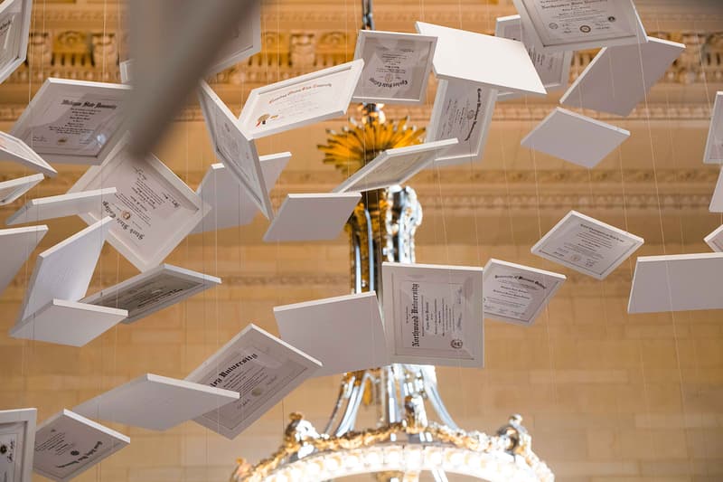 世界最高額のインスタレーションがニューヨークのグランド・セントラル駅内に出現 Da Vinci of Debt 470 Million USD Worlds Most Expensive Artwork installation new york city grand central terminal vanderbolt hall daniel blake info