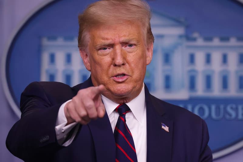 フェイスブックがトランプ大統領のアカウントを無期限に凍結 facebook bans president donald trump